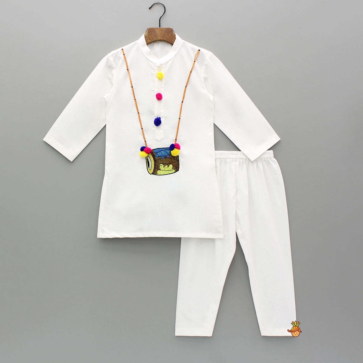 Pre Order: White Embroidered Kurta And Pyjama