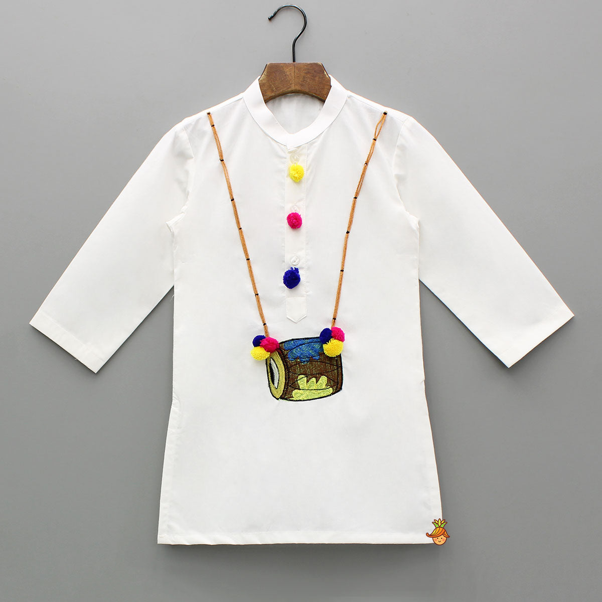 Pre Order: White Embroidered Kurta And Pyjama