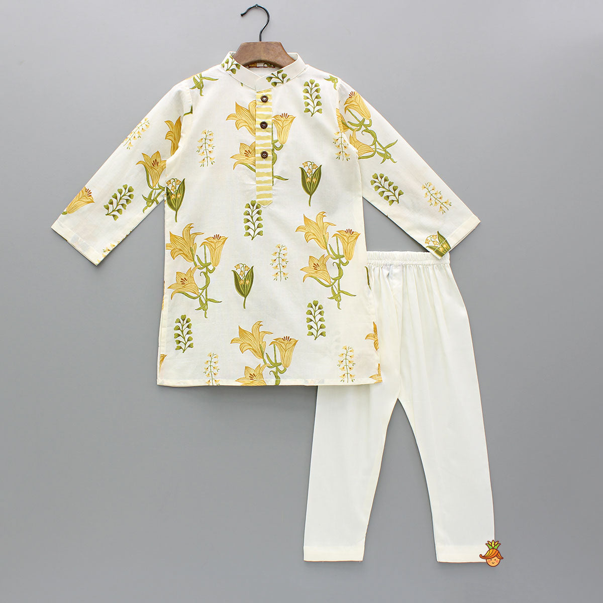 Pre Order: Floral Printed Kurta With Front Open Jacket And Pyjama