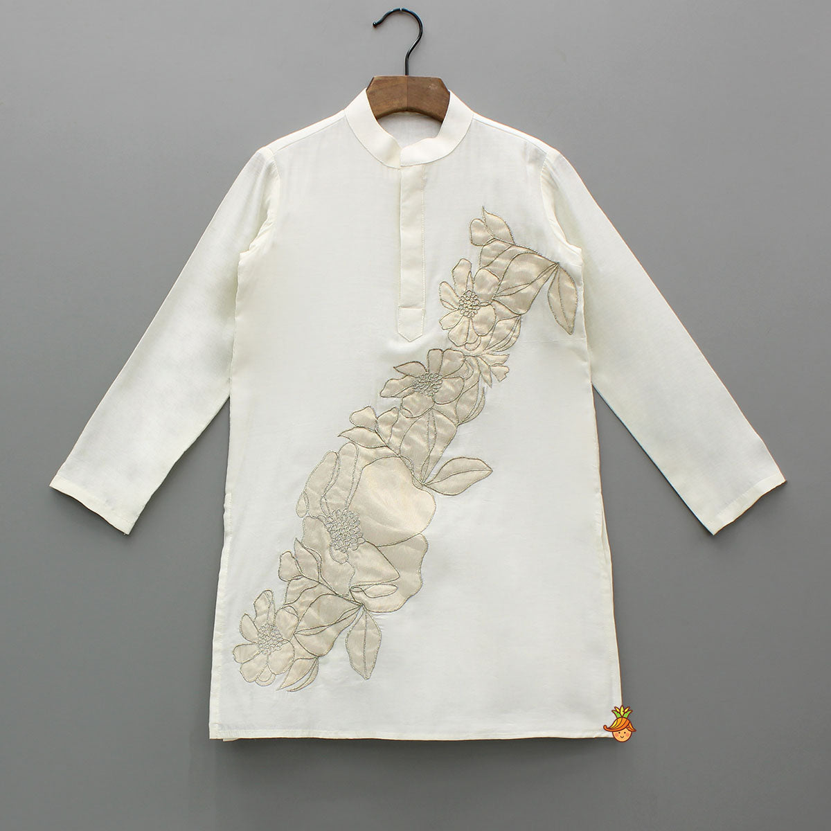 Pre Order: Chanderi Kurta With Applique Embroidery And Pyjama