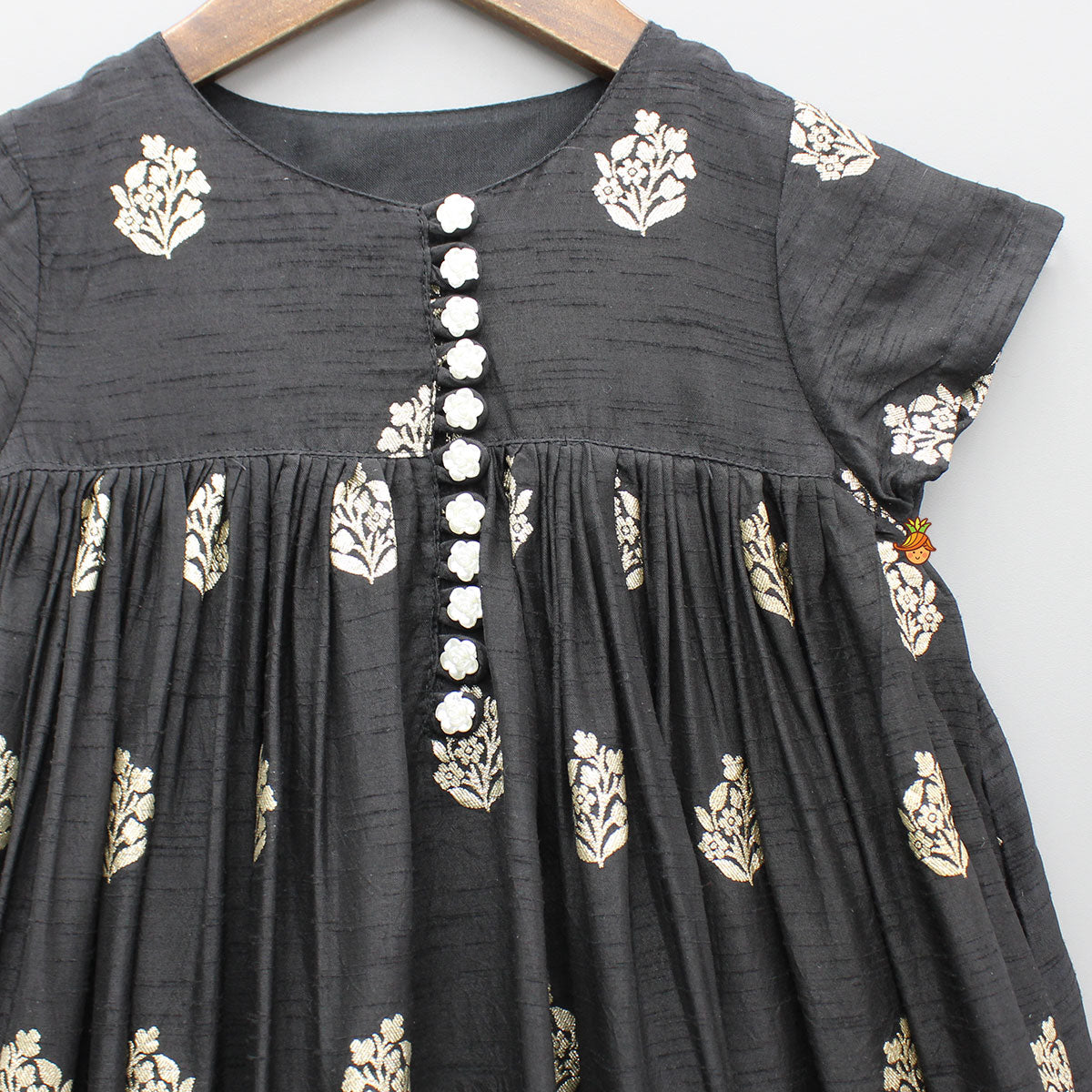 Pre Order: Black Embroidered Scalloped Hem Kurti