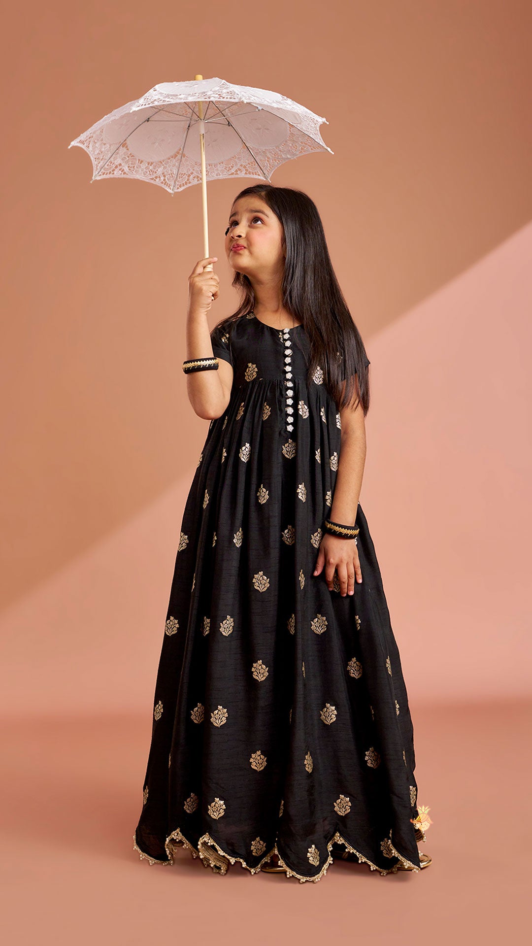 Pre Order: Black Embroidered Scalloped Hem Kurti