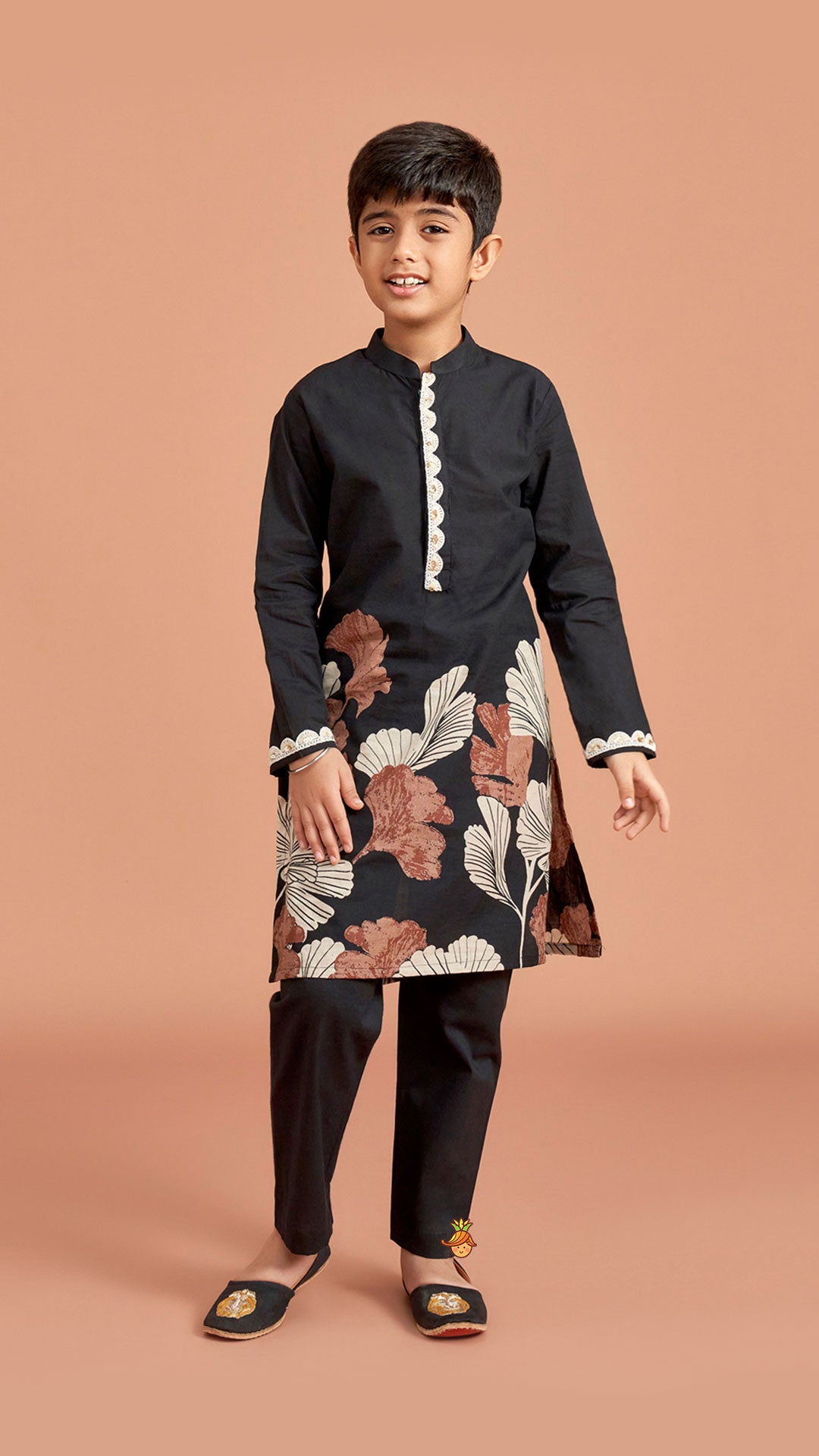 Pre Order: Black Printed Kurta And Pyjama
