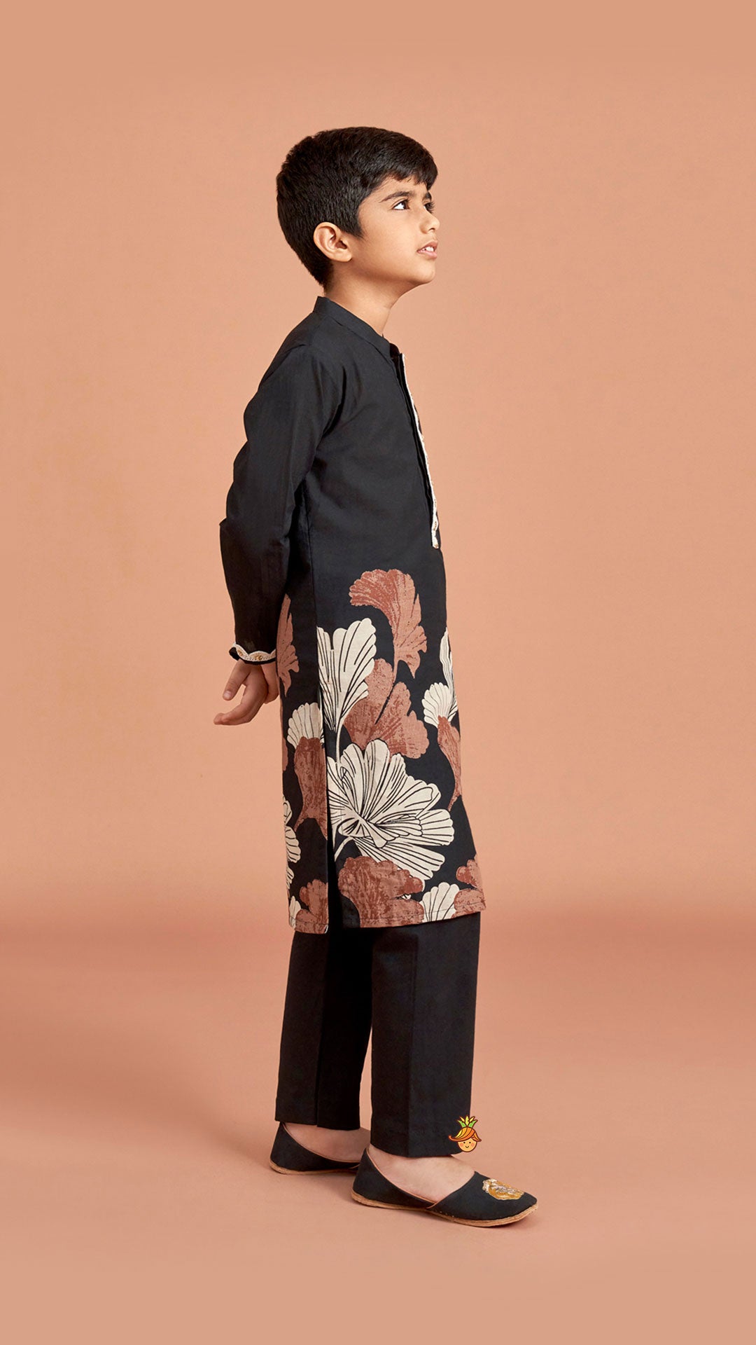 Pre Order: Black Printed Kurta And Pyjama