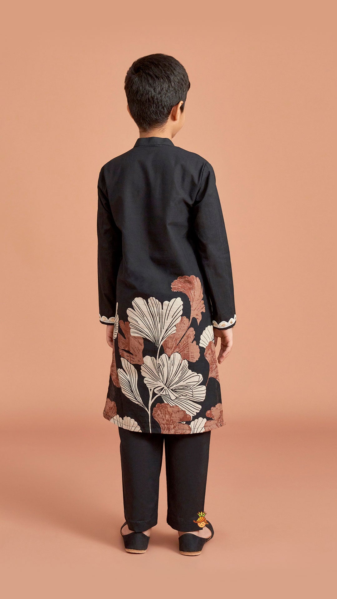Pre Order: Black Printed Kurta And Pyjama