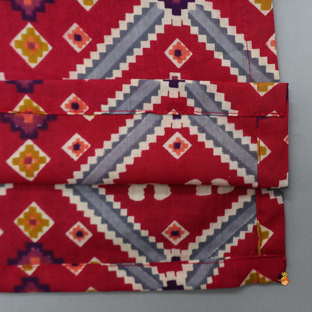 Pre Order: Ethnic Patola Printed Kurta With Front Open Jacket And Pyjama