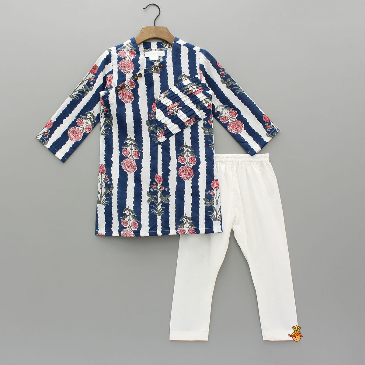 Side Button Detail Pin Tuck Kurta With Pyjama