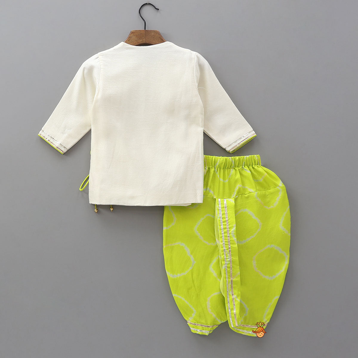 Pre Order: Mor Pankh Embroidered Kurta And Dhoti With Mukut And Basuri