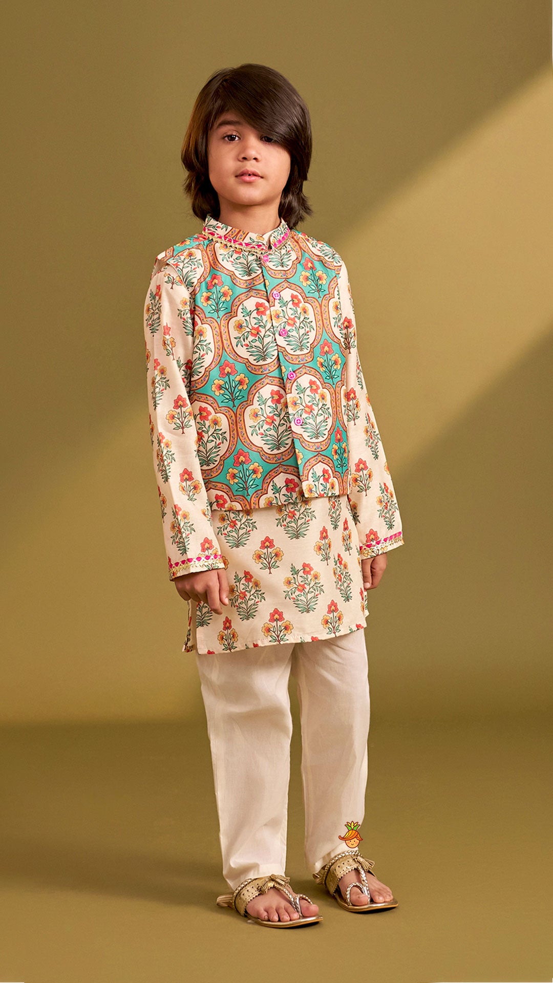 Floral Printed Kurta With Front Open Jacket And Pyjama
