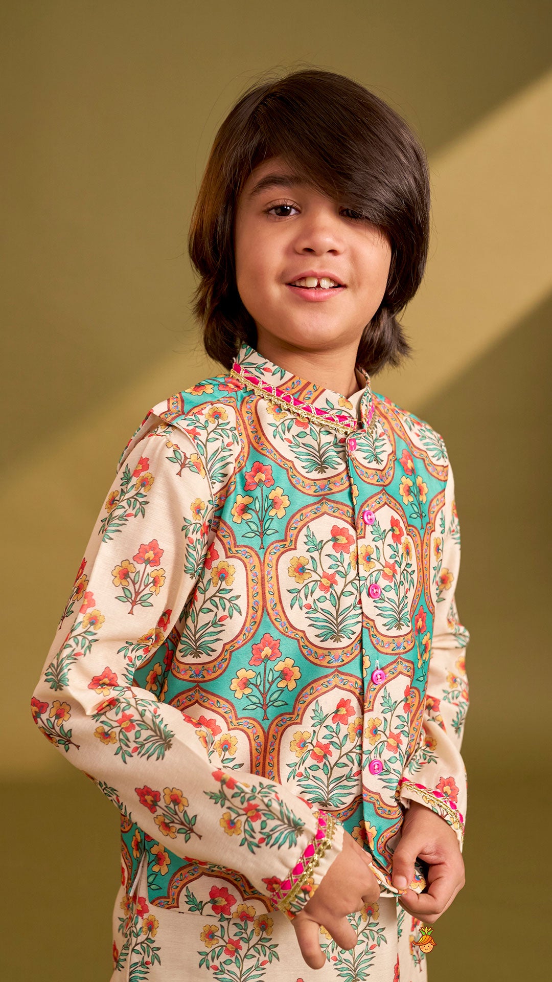 Floral Printed Kurta With Front Open Jacket And Pyjama