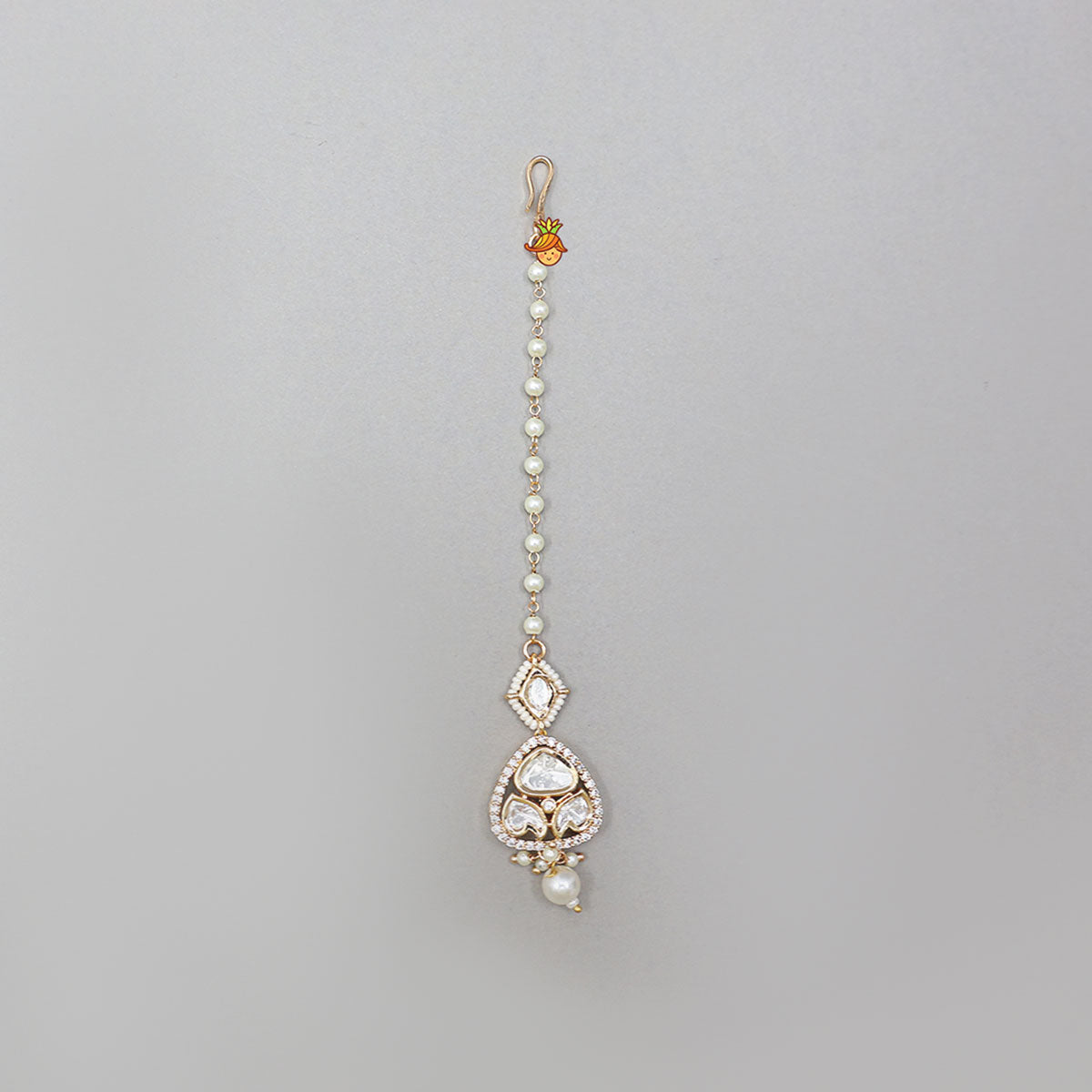 Exquisite Ethnic Maang Tikka