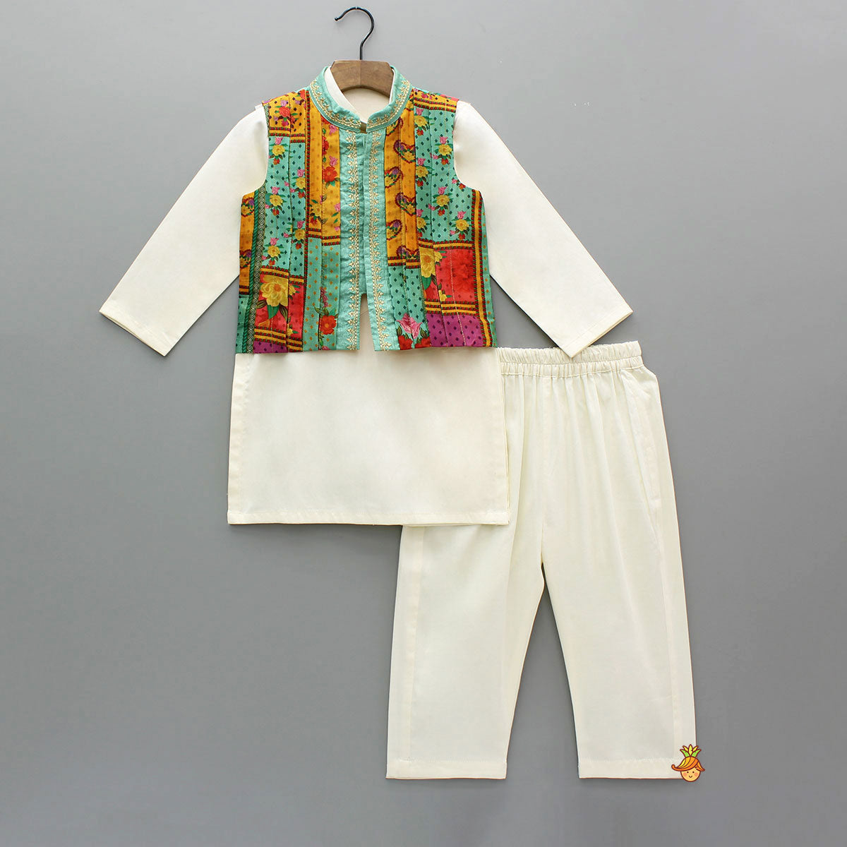 Pre Order: Off White Kurta With Printed Pleated Jacket And Pyjama