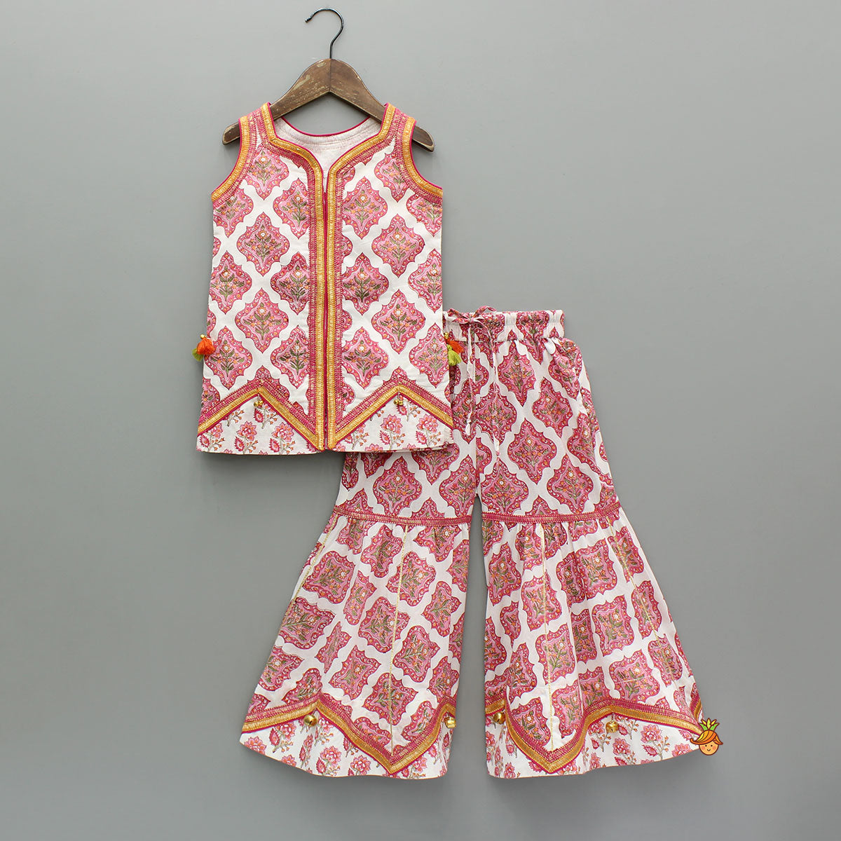 Pre Order: Elegant Floral Printed Sleeveless Cotton Kurti With Sharara