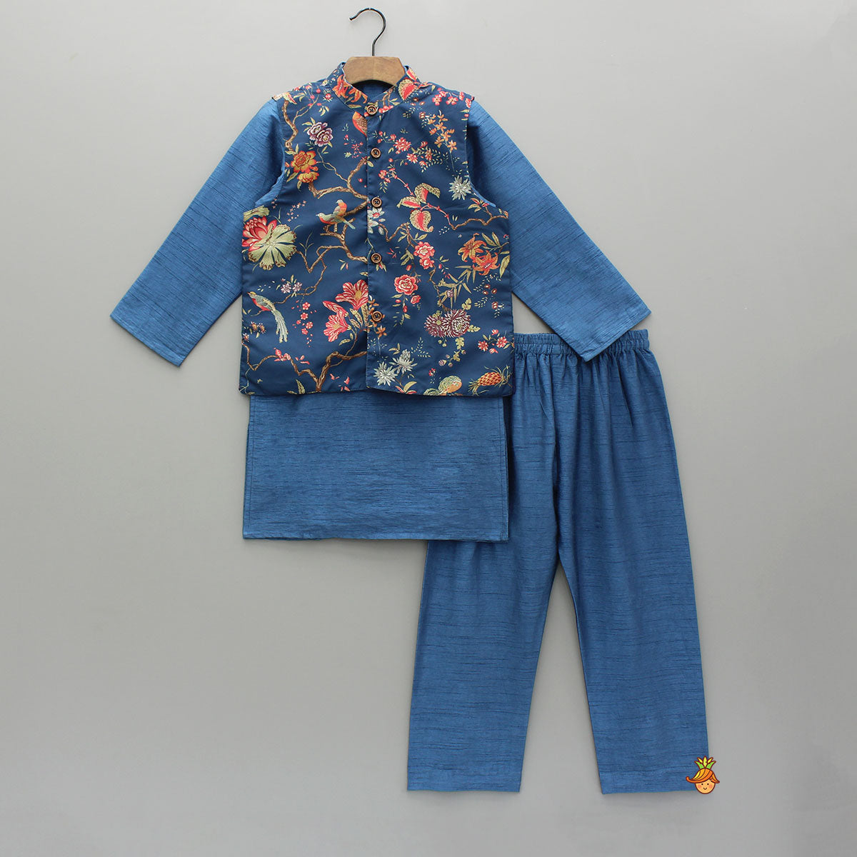 Ethnic Kurta With Bird-Printed Front-Open Jacket And Pyjama