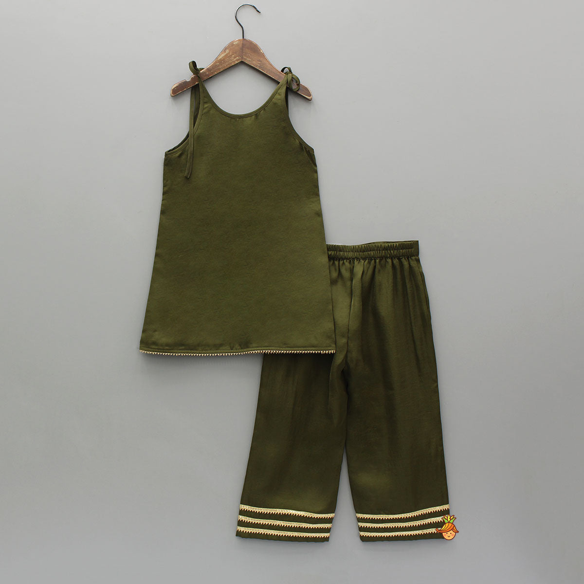 Pre Order: Green Strappy Kurti With Pant And Dupatta