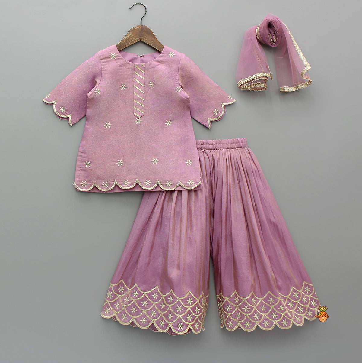 Pre Order: Scalloped Design Kurti With Palazzo And Net Dupatta