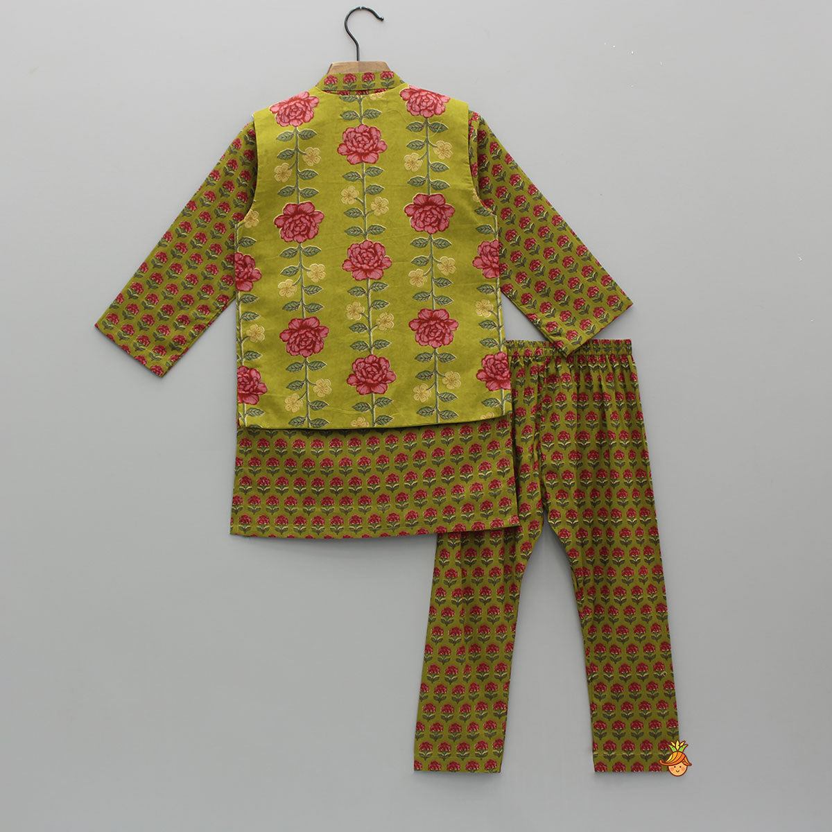 Pre Order: Floral Printed Green Kurta With Pocket Detail Jacket And Pyjama