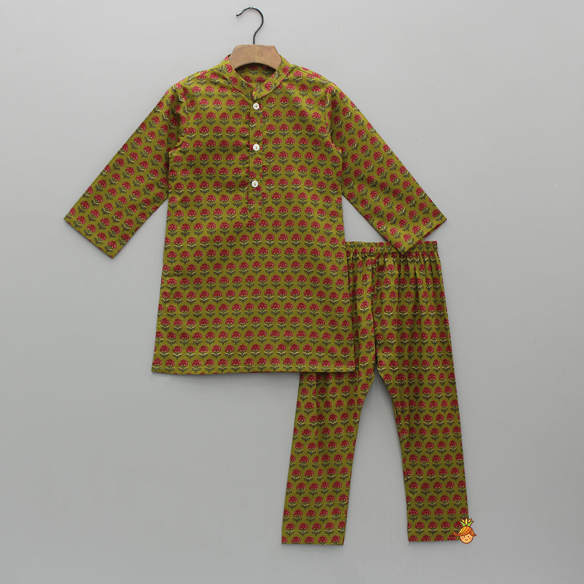 Pre Order: Floral Printed Green Kurta With Pocket Detail Jacket And Pyjama