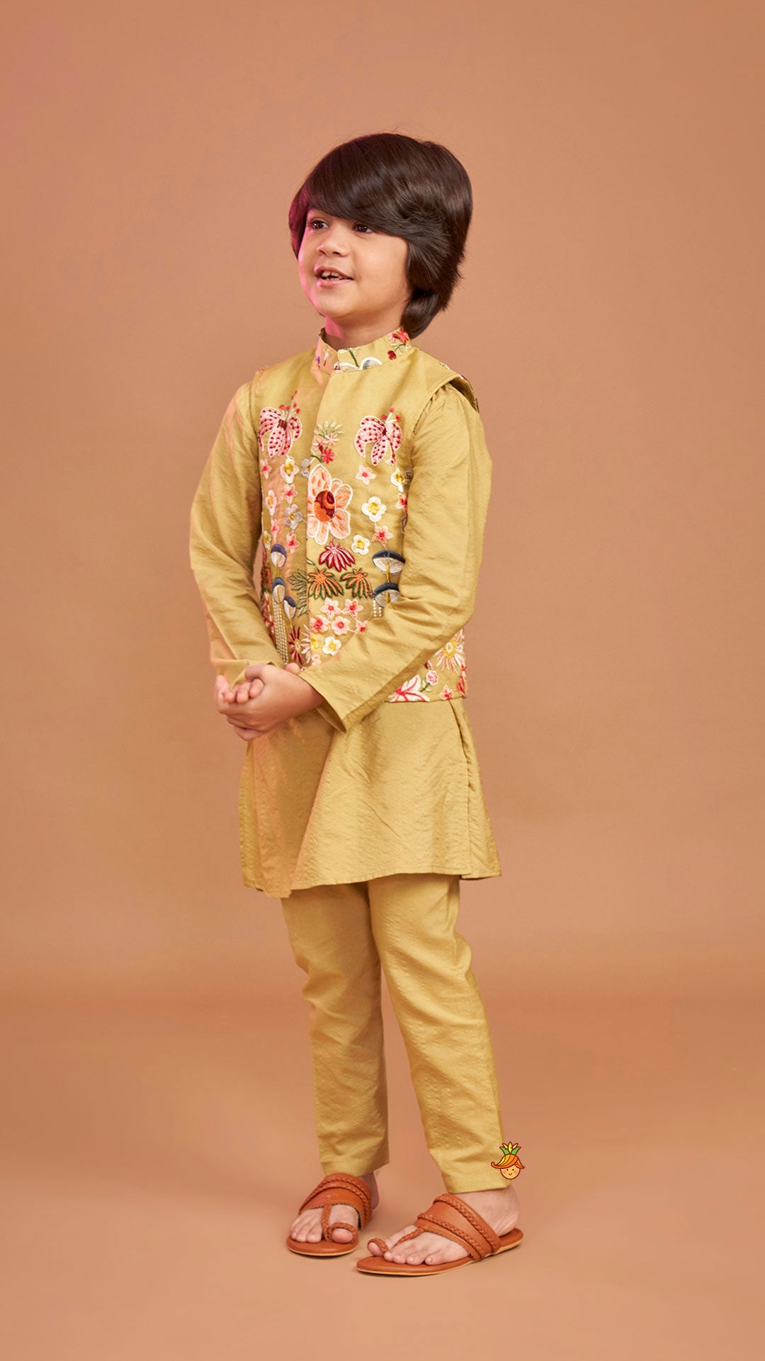Pre Order: Ethnic Kurta And Floral Embroidered Jacket With Pyjama