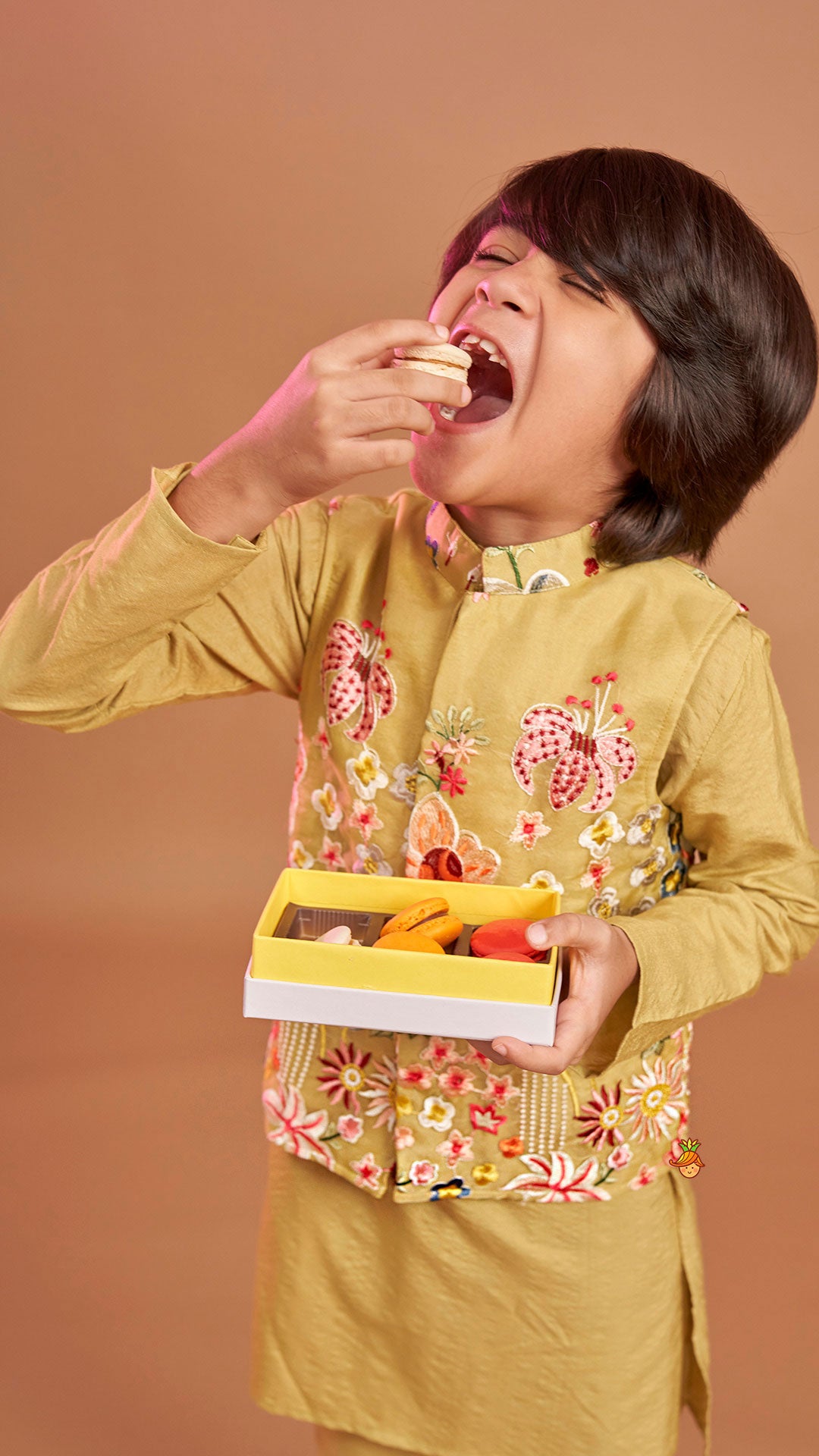 Pre Order: Ethnic Kurta And Floral Embroidered Jacket With Pyjama