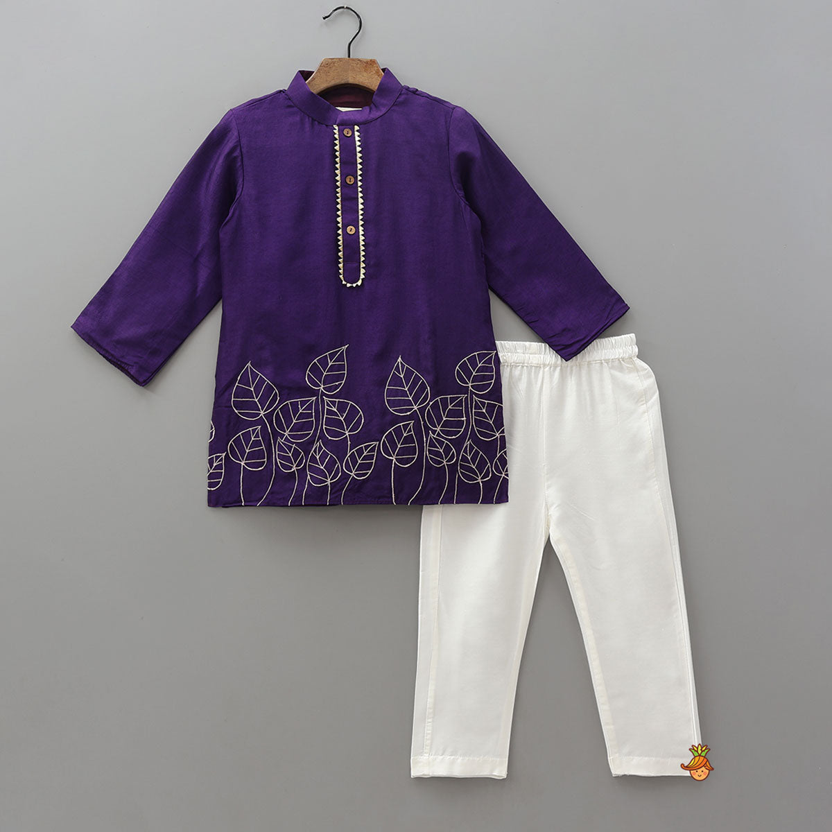 Pre Order: Leaf Embroidered Kurta With Pyjama