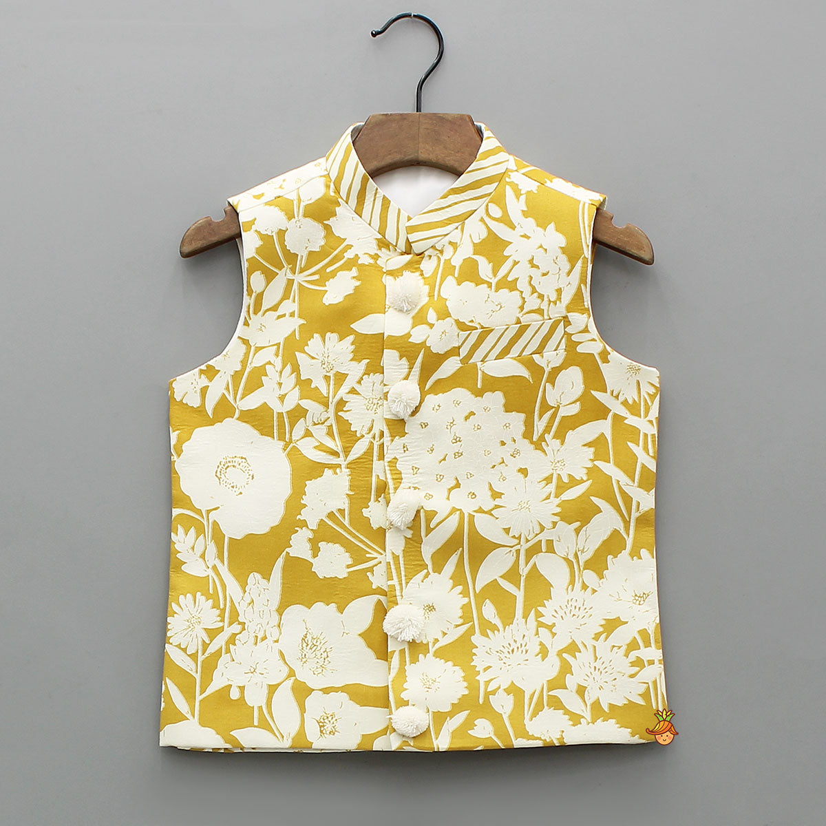 Pre Order: Ethnic Kurta With Pocket-Detail Floral Print Jacket And Pyjama