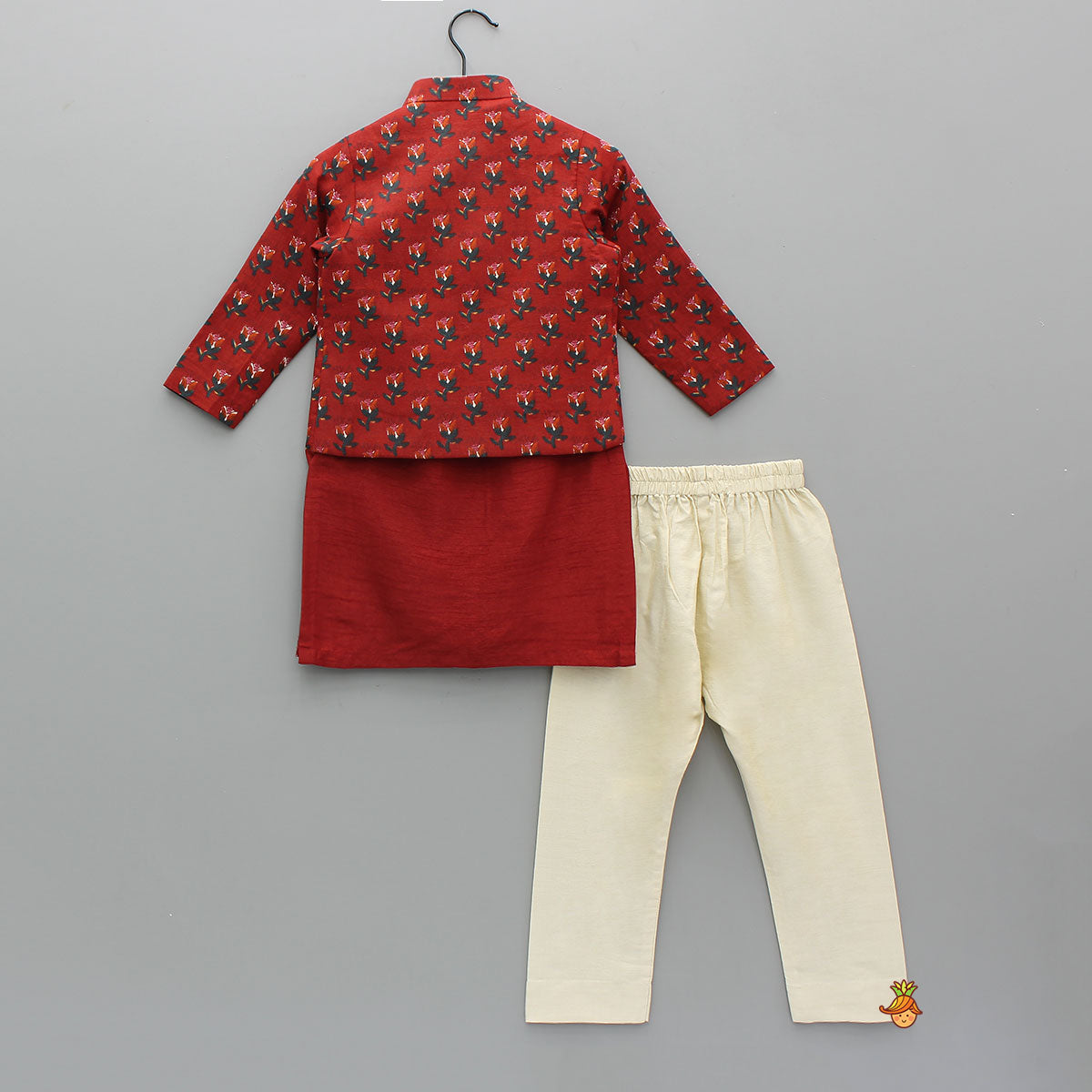 Pre Order: Kurta With Pocket-Detail Asymmetric Jacket And Pyjama