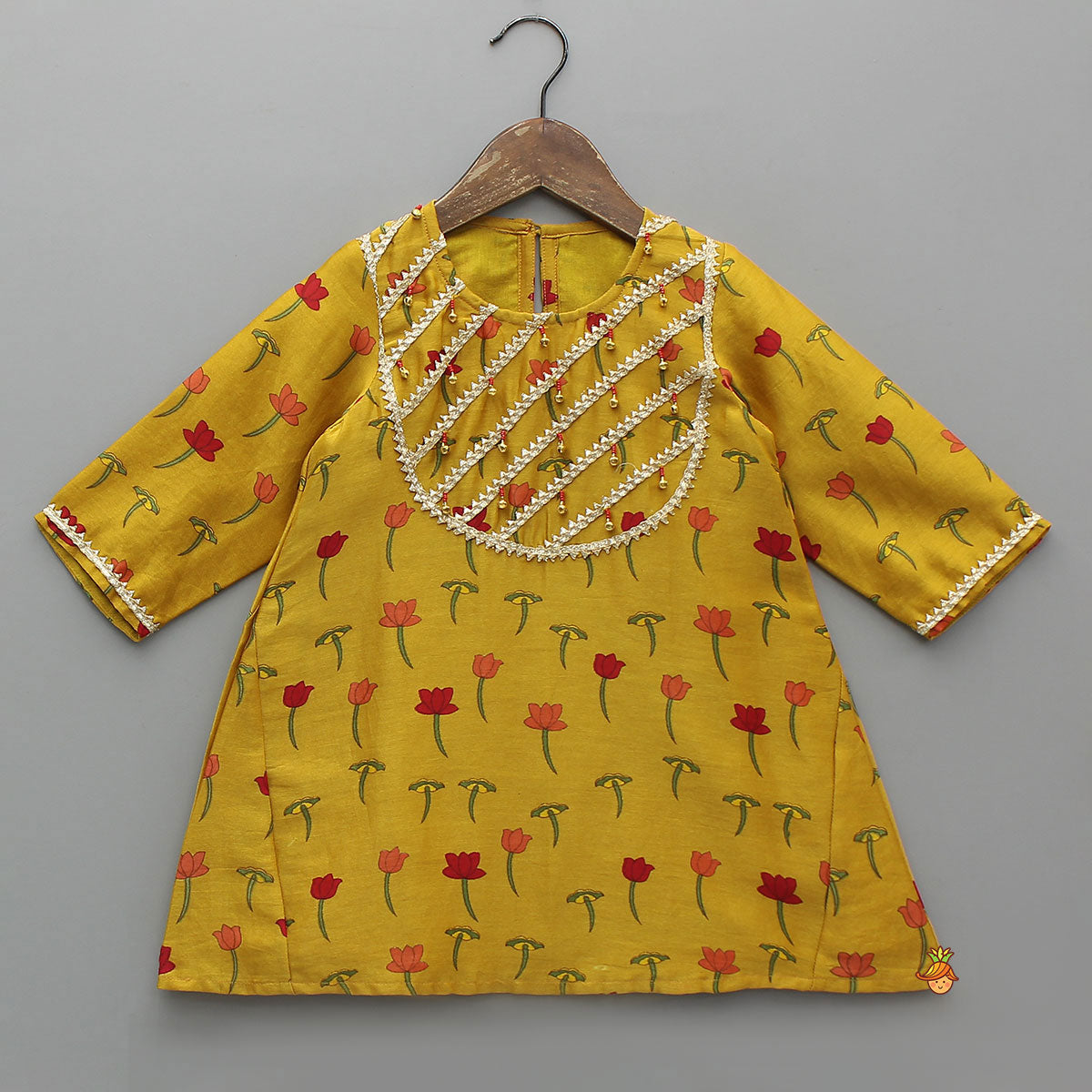 Pre Order: Gota Lace Detailed Yoke Kurti And Pant