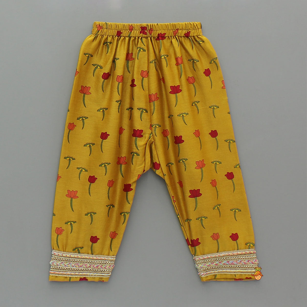 Pre Order: Gota Lace Detailed Yoke Kurti And Pant