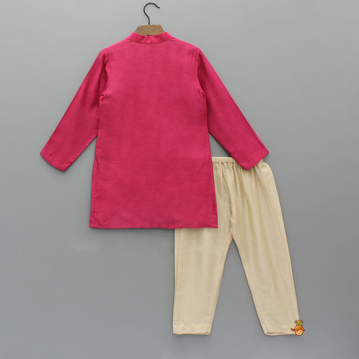 Pre Order: Animal Motif Embroidered Silk Kurta With Pyjama