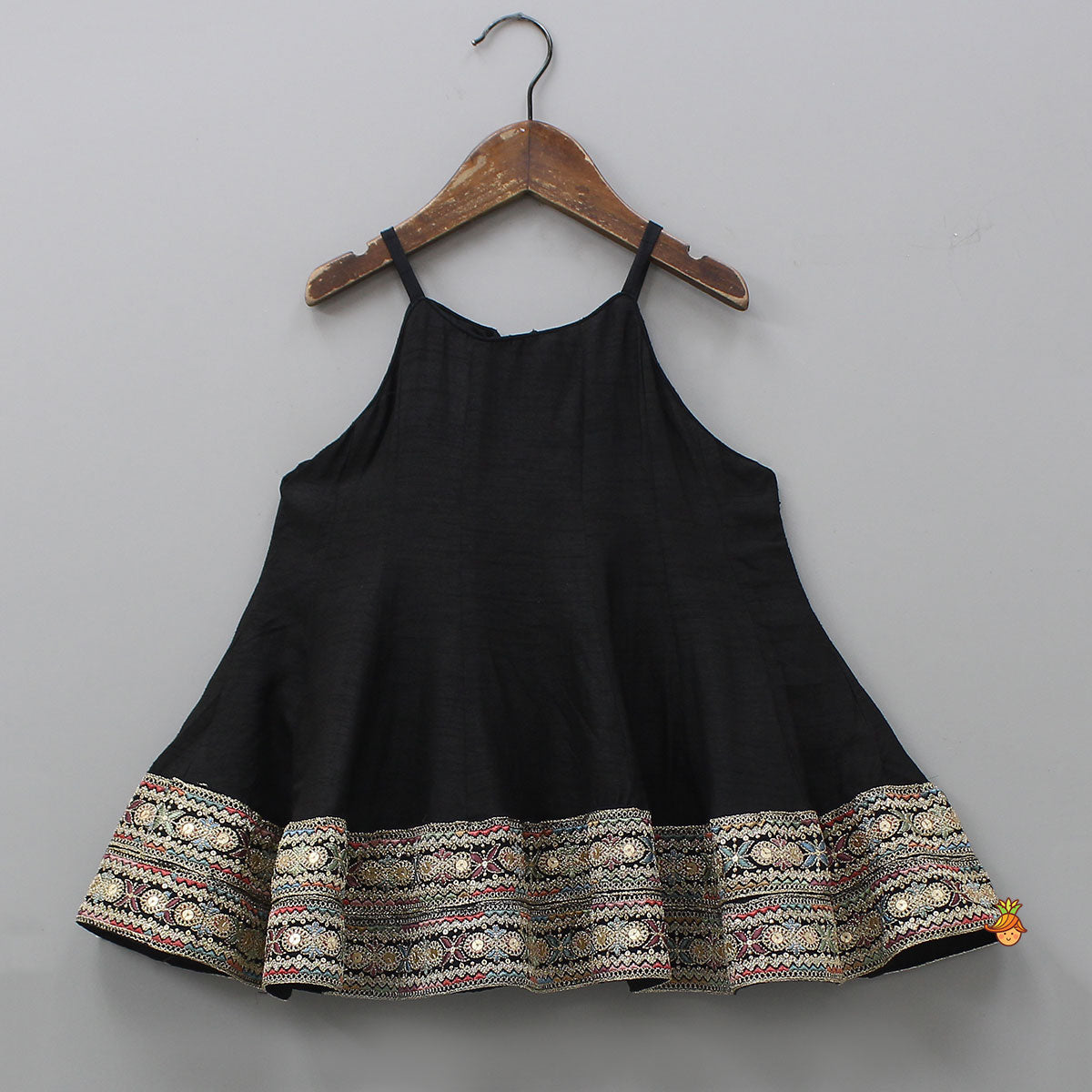 Contrasting Tassel-Enhanced Kurti With Velvet Jacket And Pant