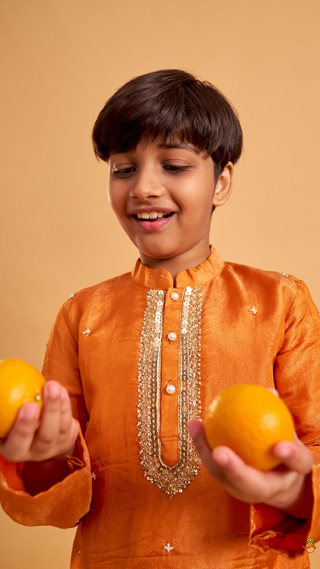 Pre Order: Shimmery Kurta With Embroidered Placket And Pyjama