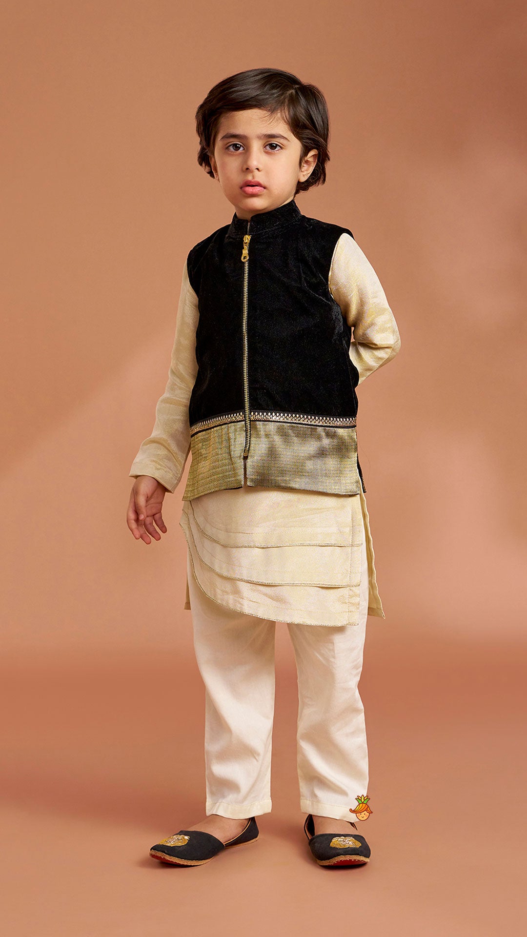 Pre Order: Shimmery Stylish Cut Hem Kurta With Velvet Jacket And Pyjama