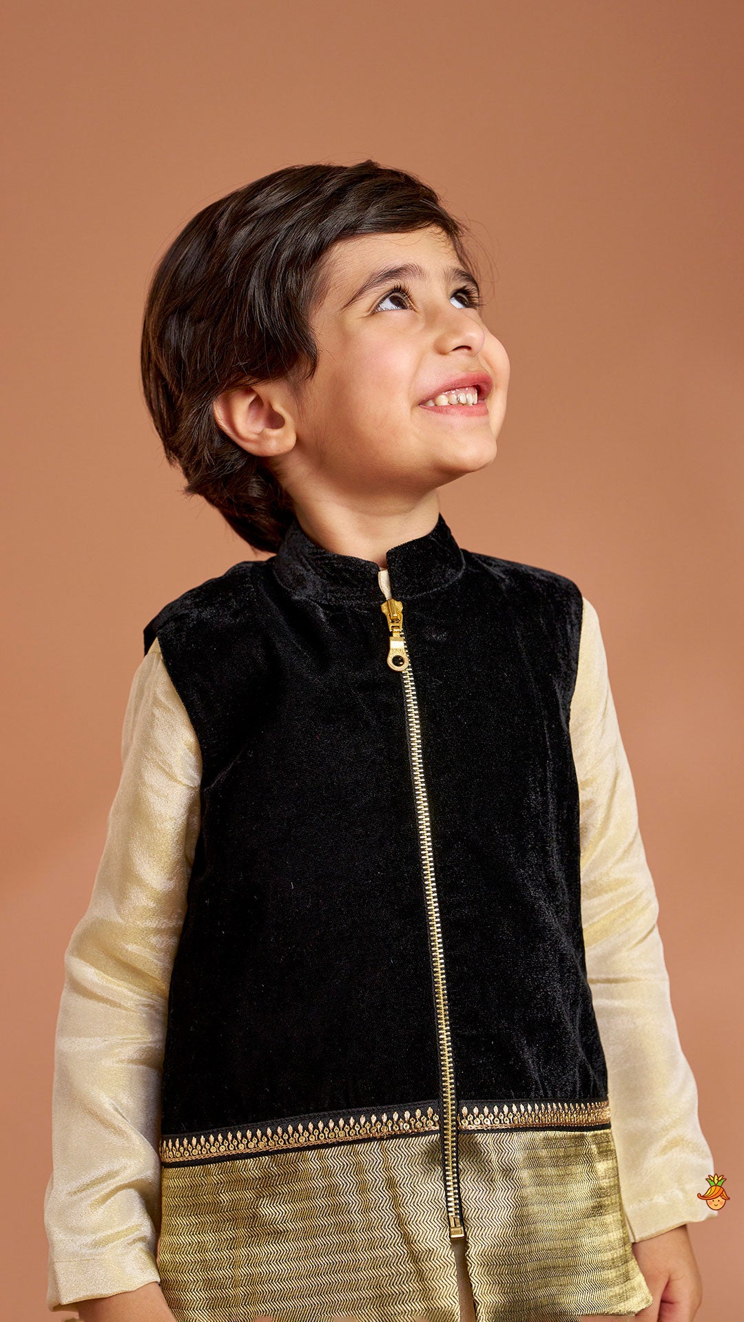 Pre Order: Shimmery Stylish Cut Hem Kurta With Velvet Jacket And Pyjama