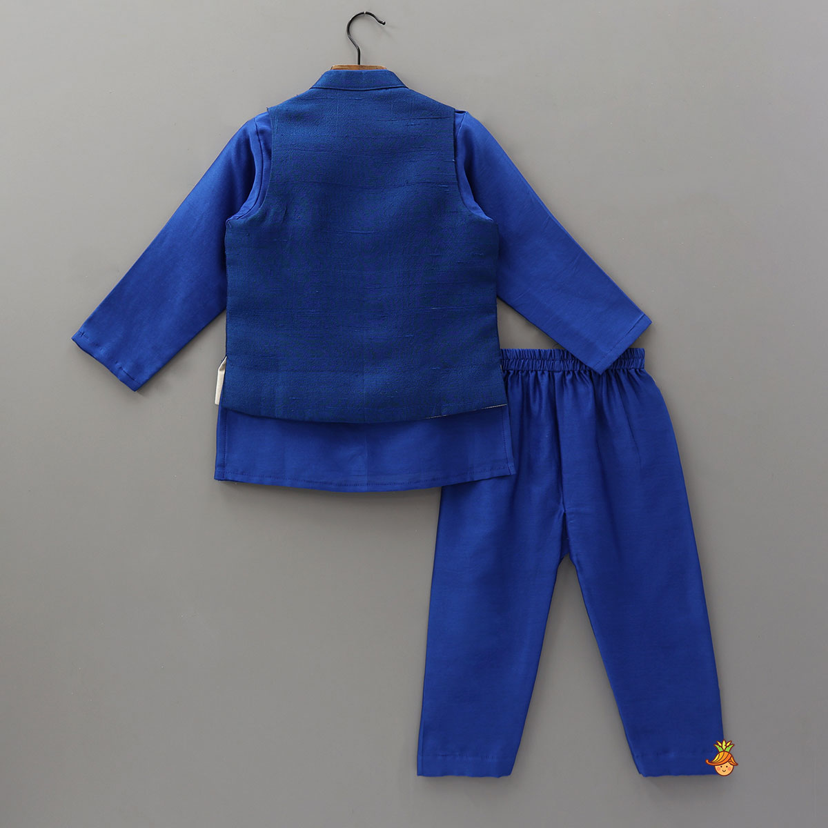 Pre Order: Embroidered Front-Panel Kurta With Open Jacket And Pyjama