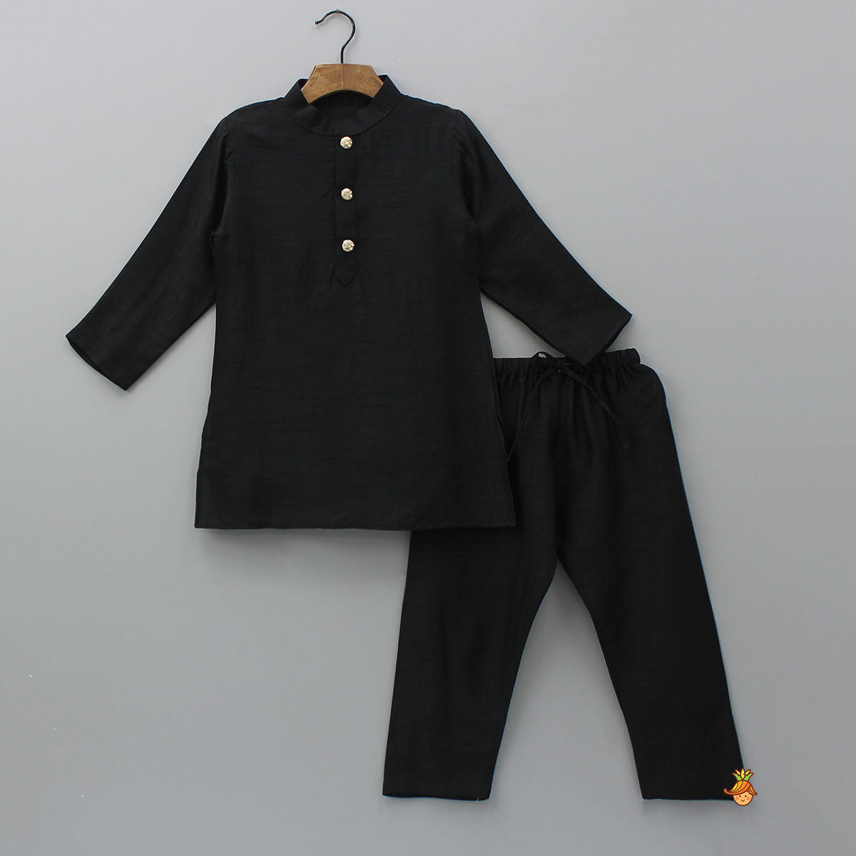 Pre Order: Elegant Kurta And Floral Embroidered Jacket With Pyjama