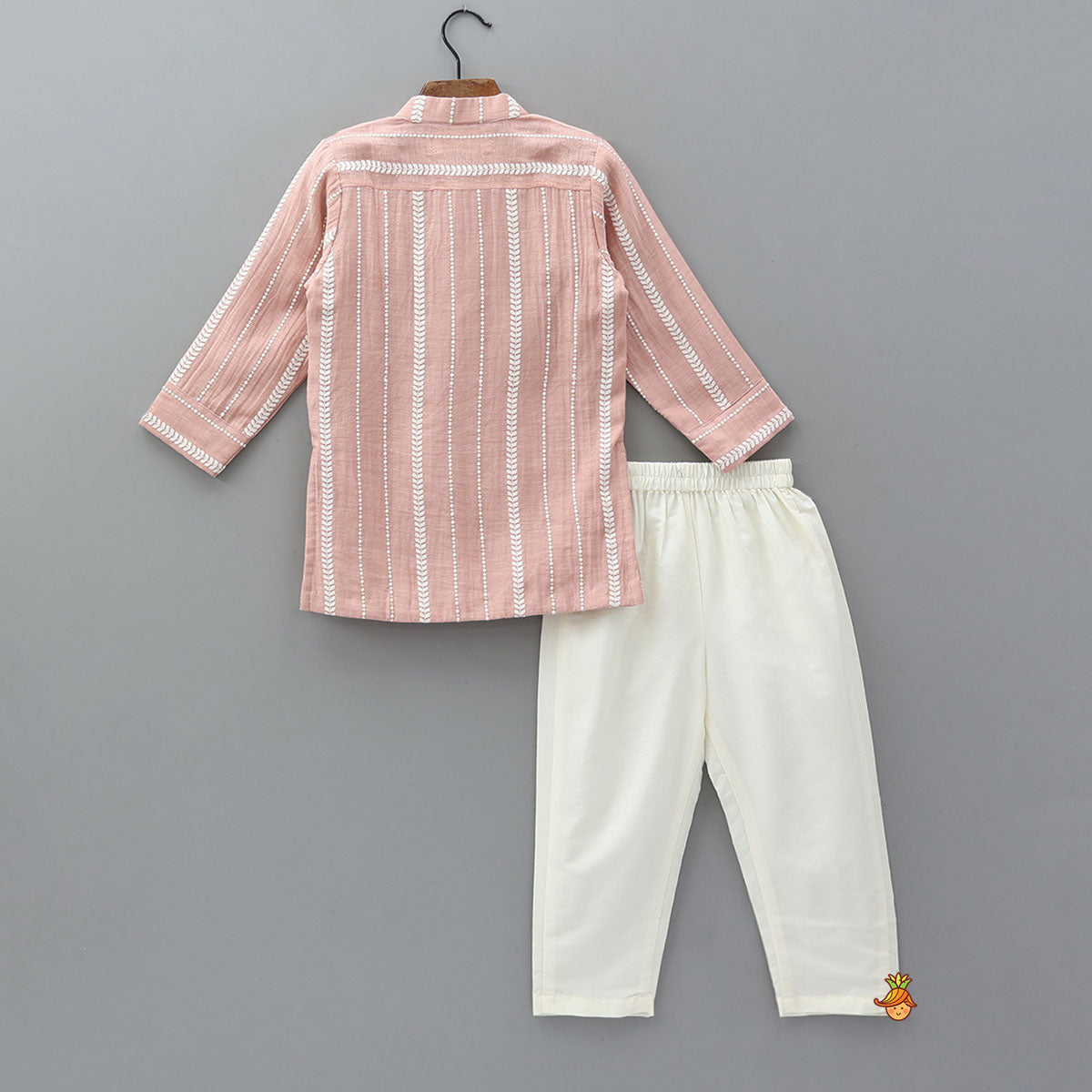 Pre Order: Thread-Embroidered Kurta With Pyjama