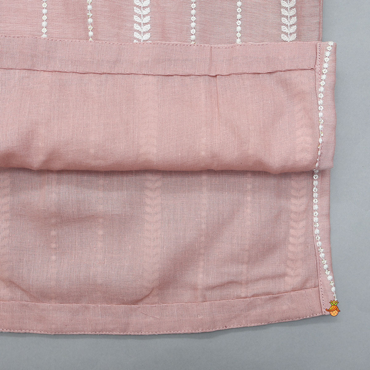 Pre Order: Thread-Embroidered Kurta With Pyjama