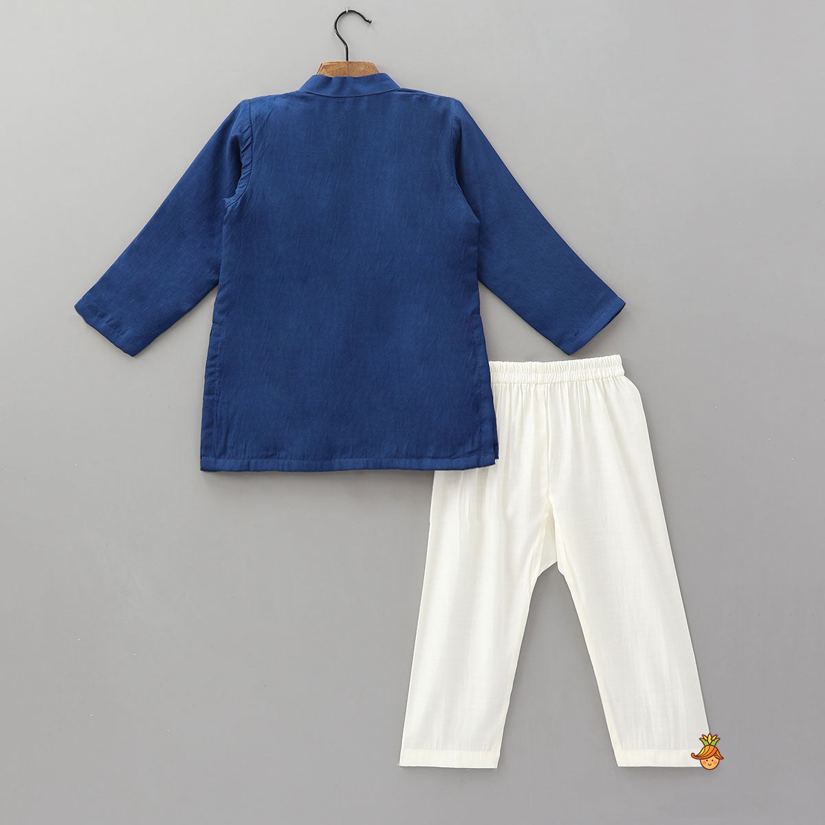 Pre Order: Side Button Detail Kurta With Pyjama