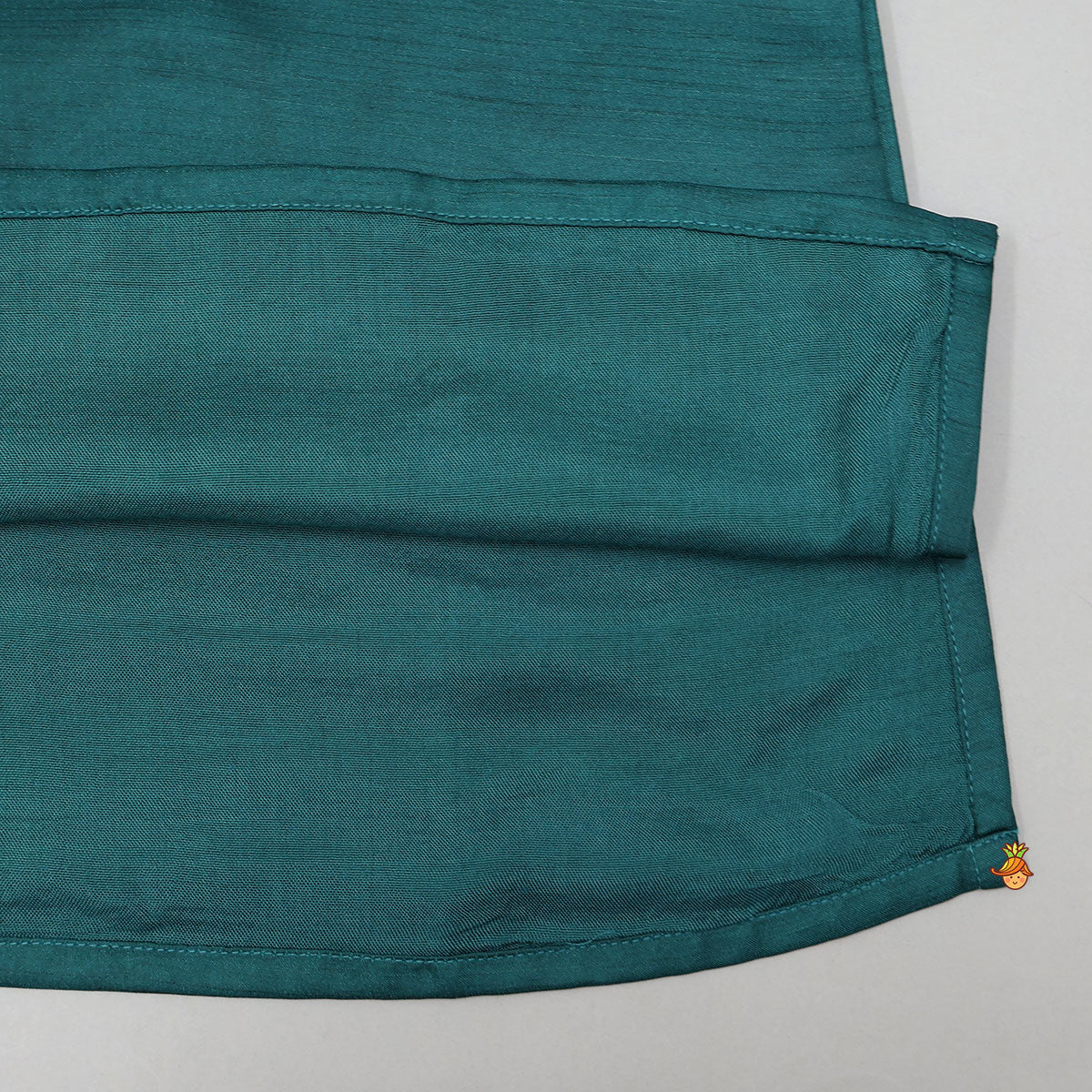 Contrasting Pin Tuck Yoke Detail Kurta And Pyjama