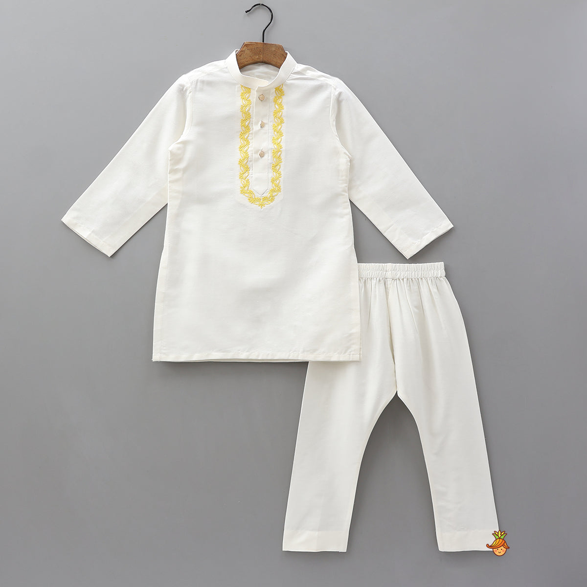 Pre Order: Ethnic Kurta With Thread-Work Jacket And Pyjama
