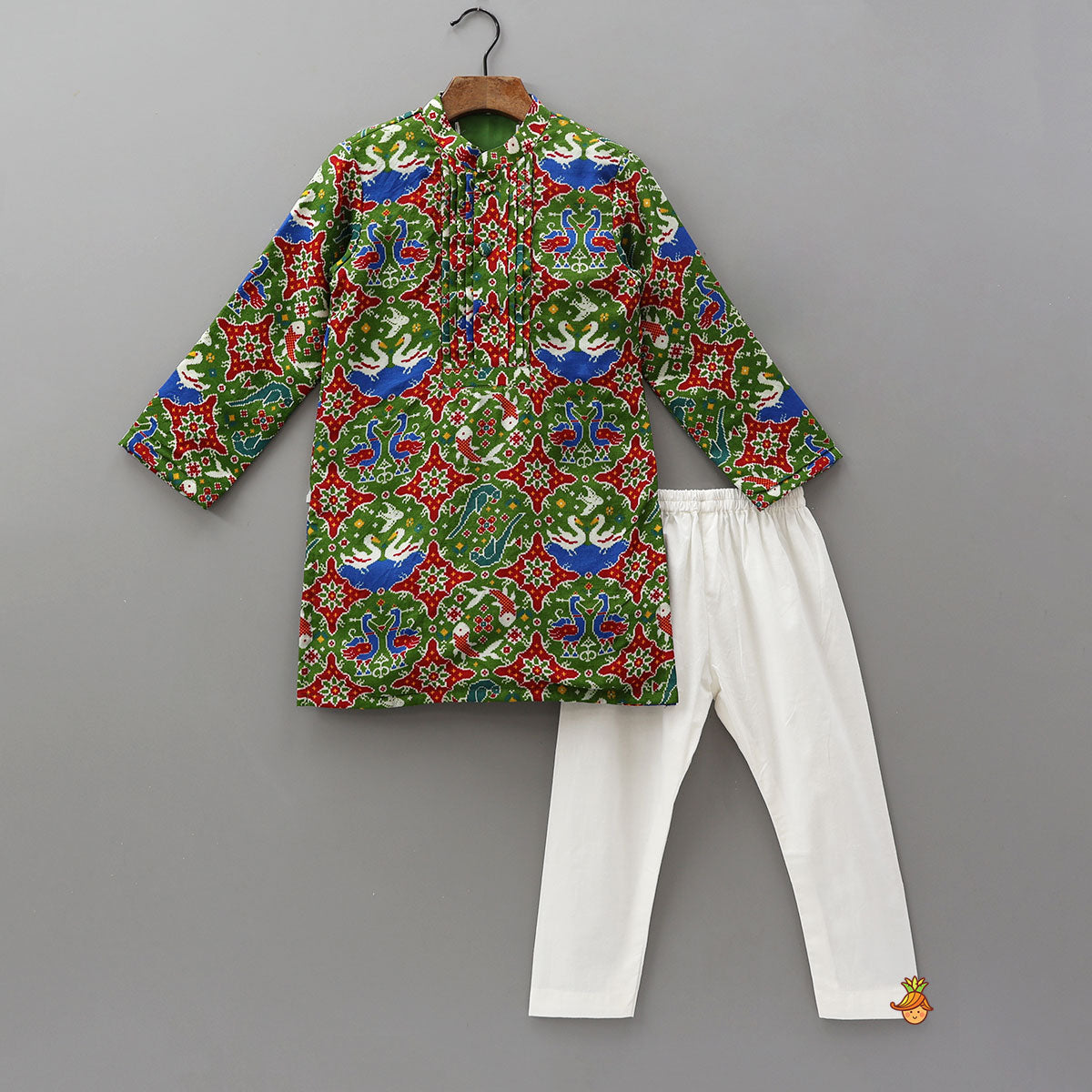 Pre Order: Printed Pin Tuck Detailed Ethnic Kurta With Pyjama