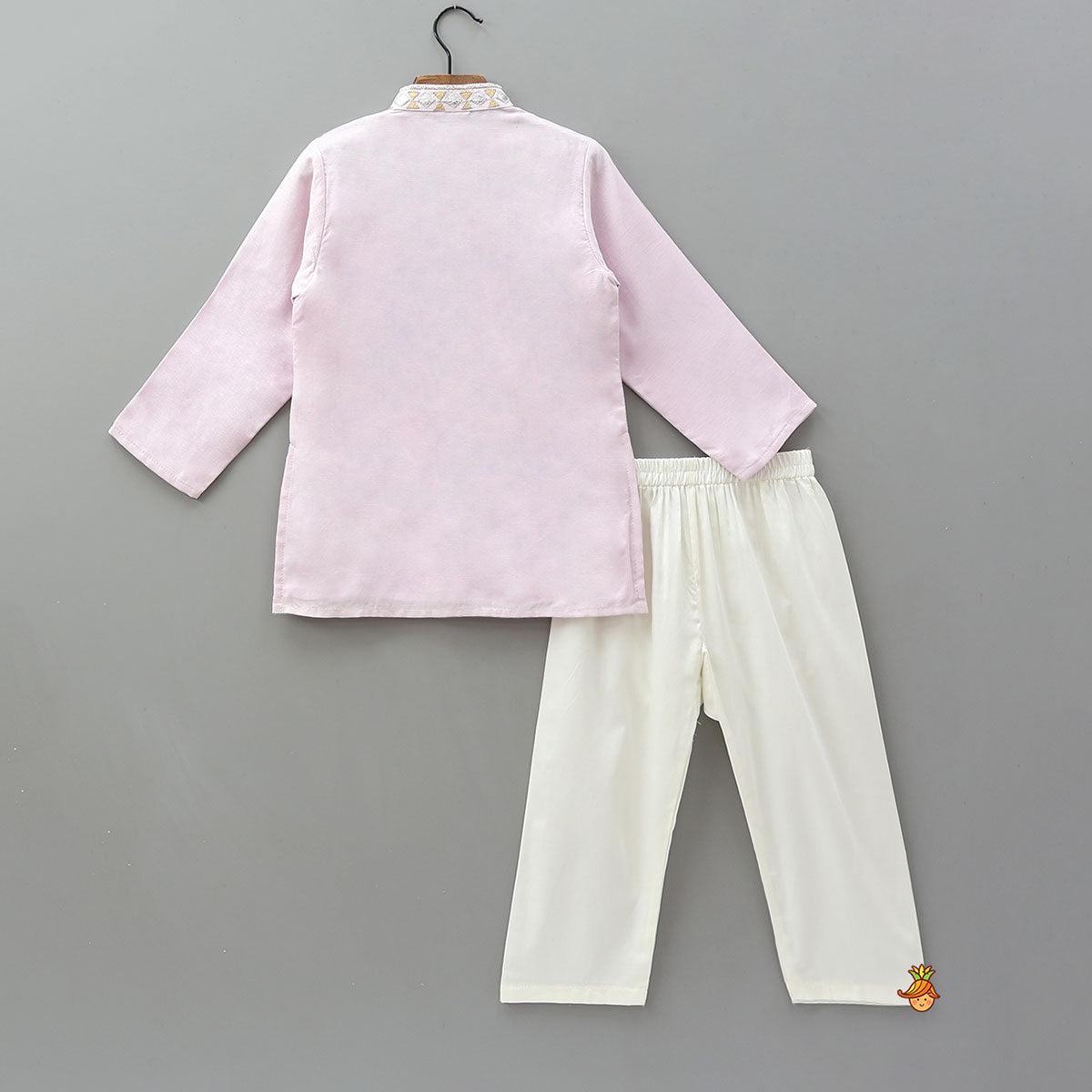 Pre Order: Elegant Embroidered Kurta And Pyjama