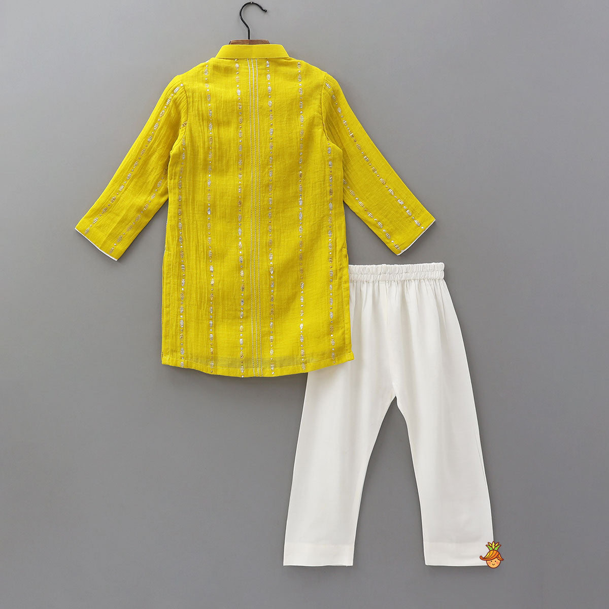 Pre Order: Front-Placket Ethnic Kurta With Pyjama