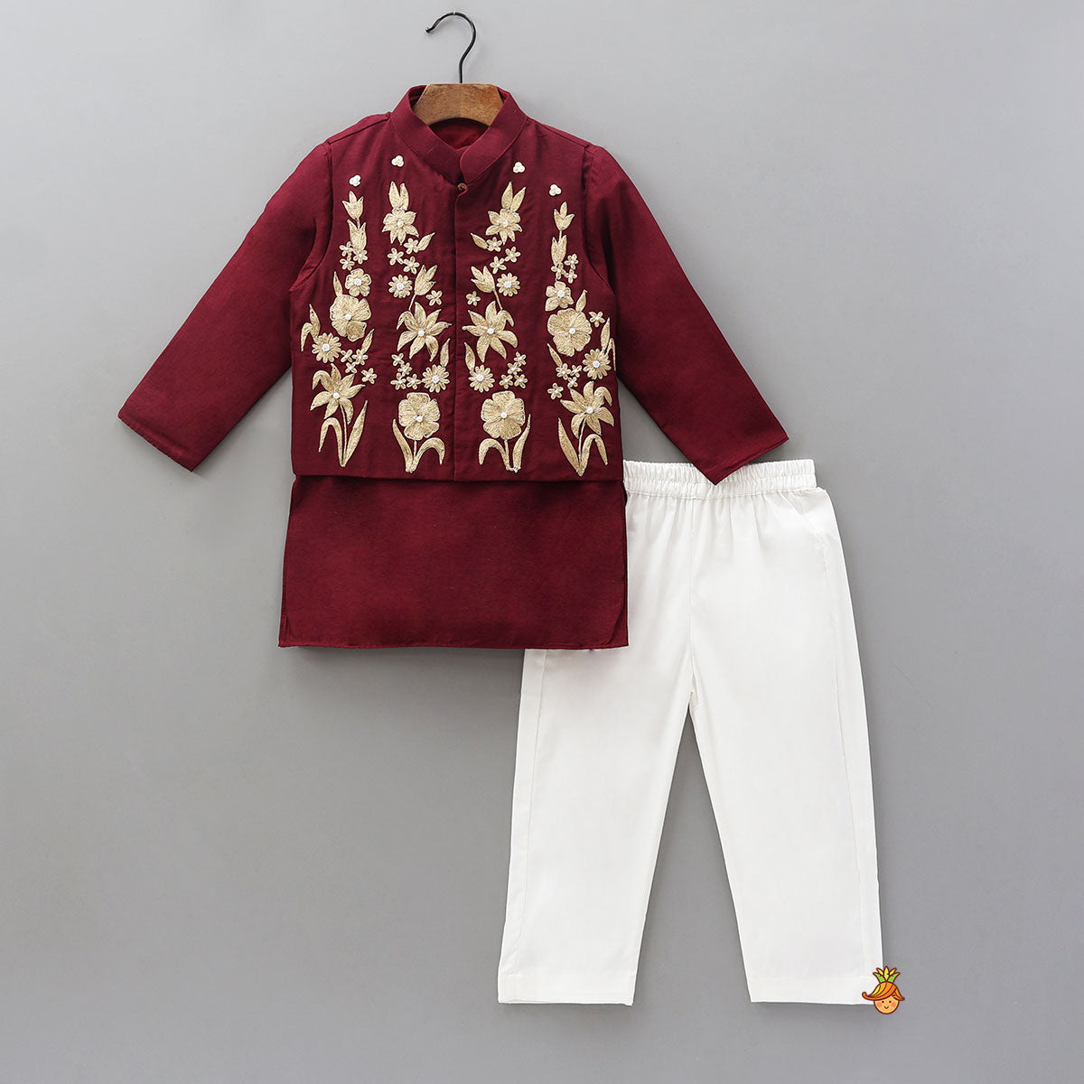 Pre Order: Ethnic Kurta With Embroidered Jacket And Pyjama