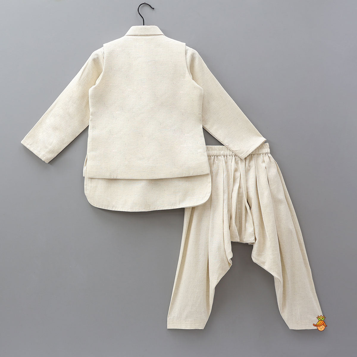 Pre Order: Ethnic Kurta With Thread-Embroidered Open Jacket And Patiala