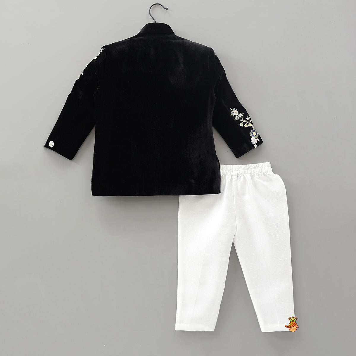 Stylish Floral Embroidered Sherwani With Pyjama