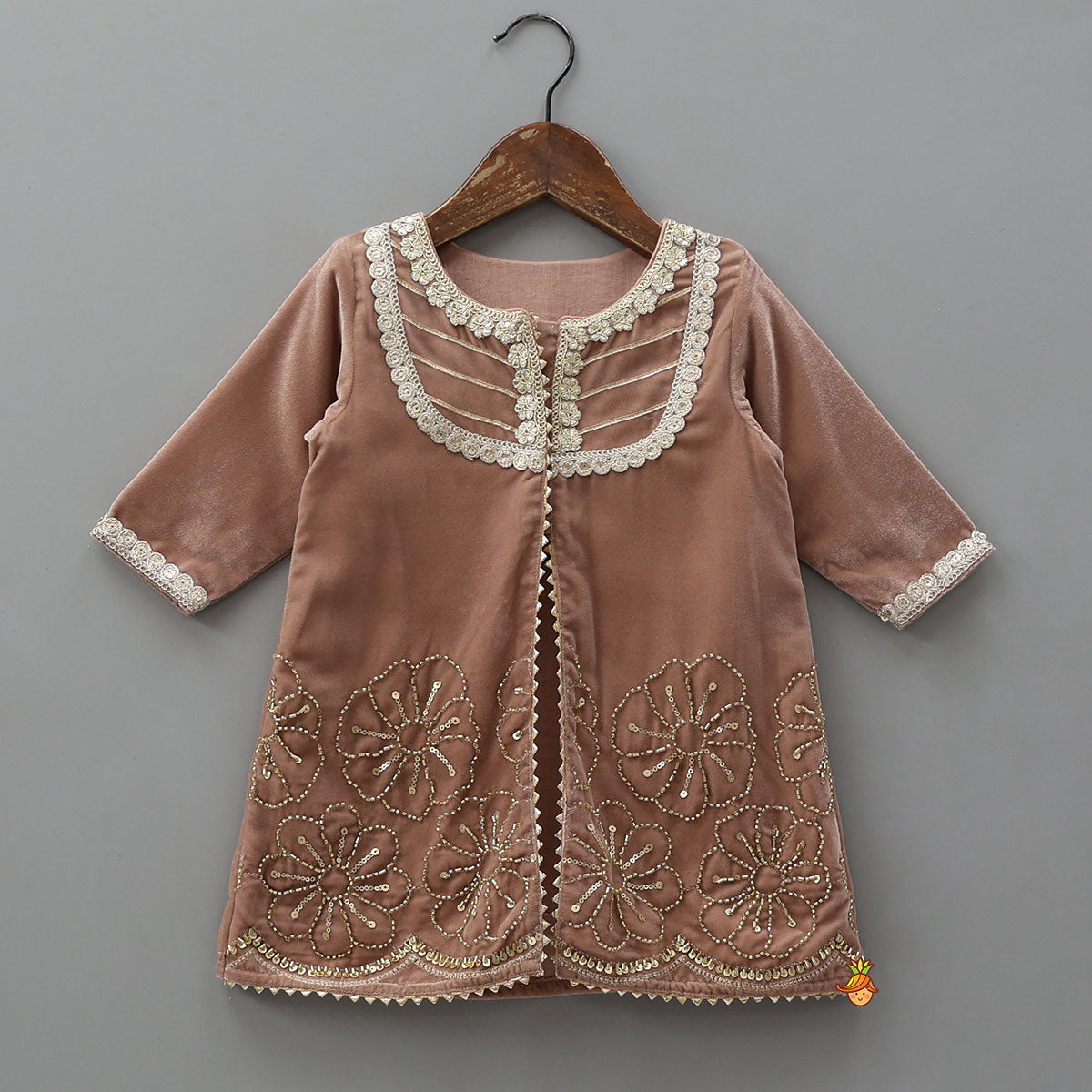 Pre Order: Front-Slit Velvet Kurti And Pant With Dupatta