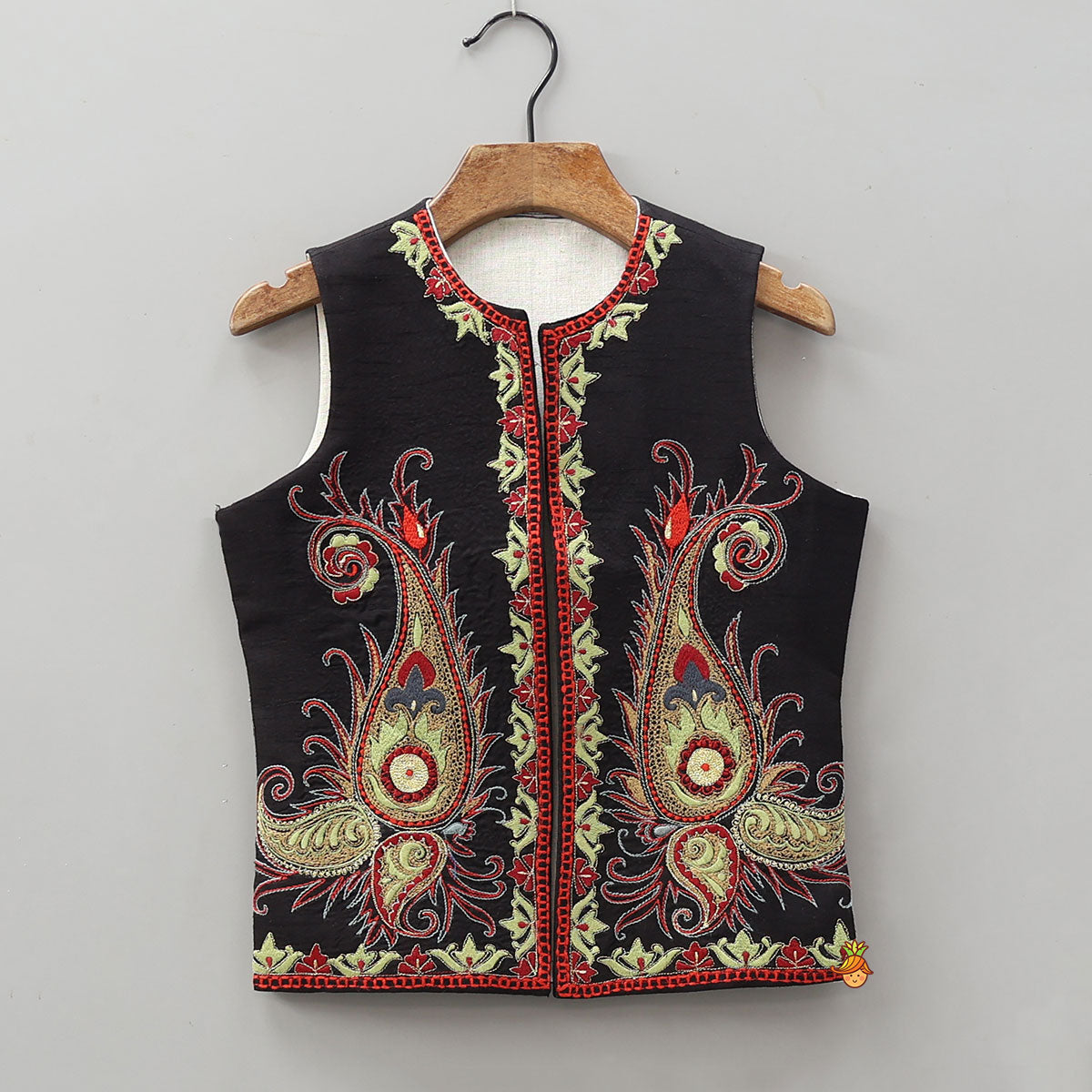 Pre Order: Collar Neck Kurta With Thread Embroidered Jacket And Patiala