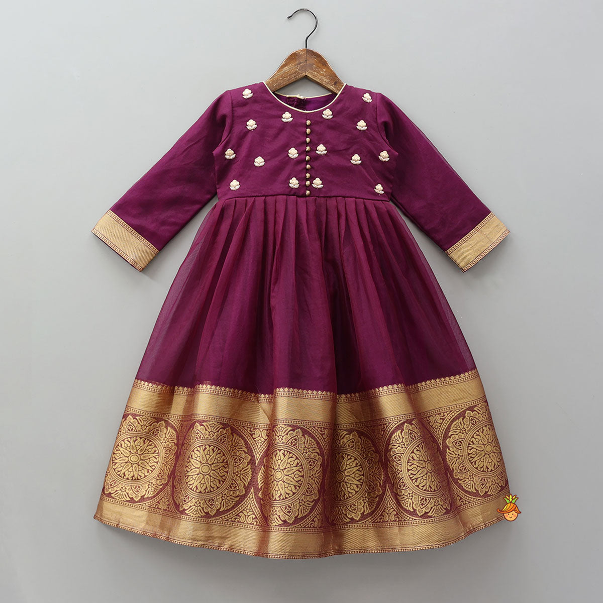 Pre Order: Elegant Embroidered Kurti With Border Detailing